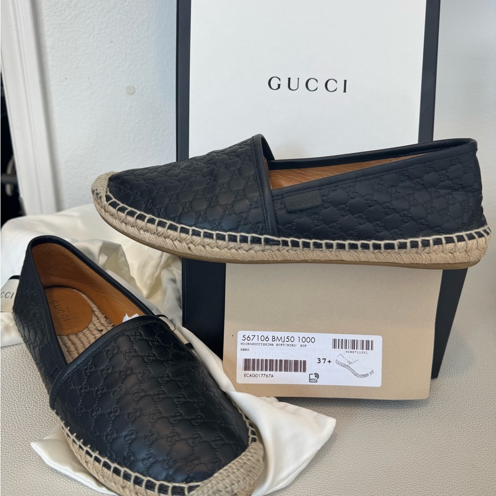Gucci Black and Tan Loafers Slip-Ons